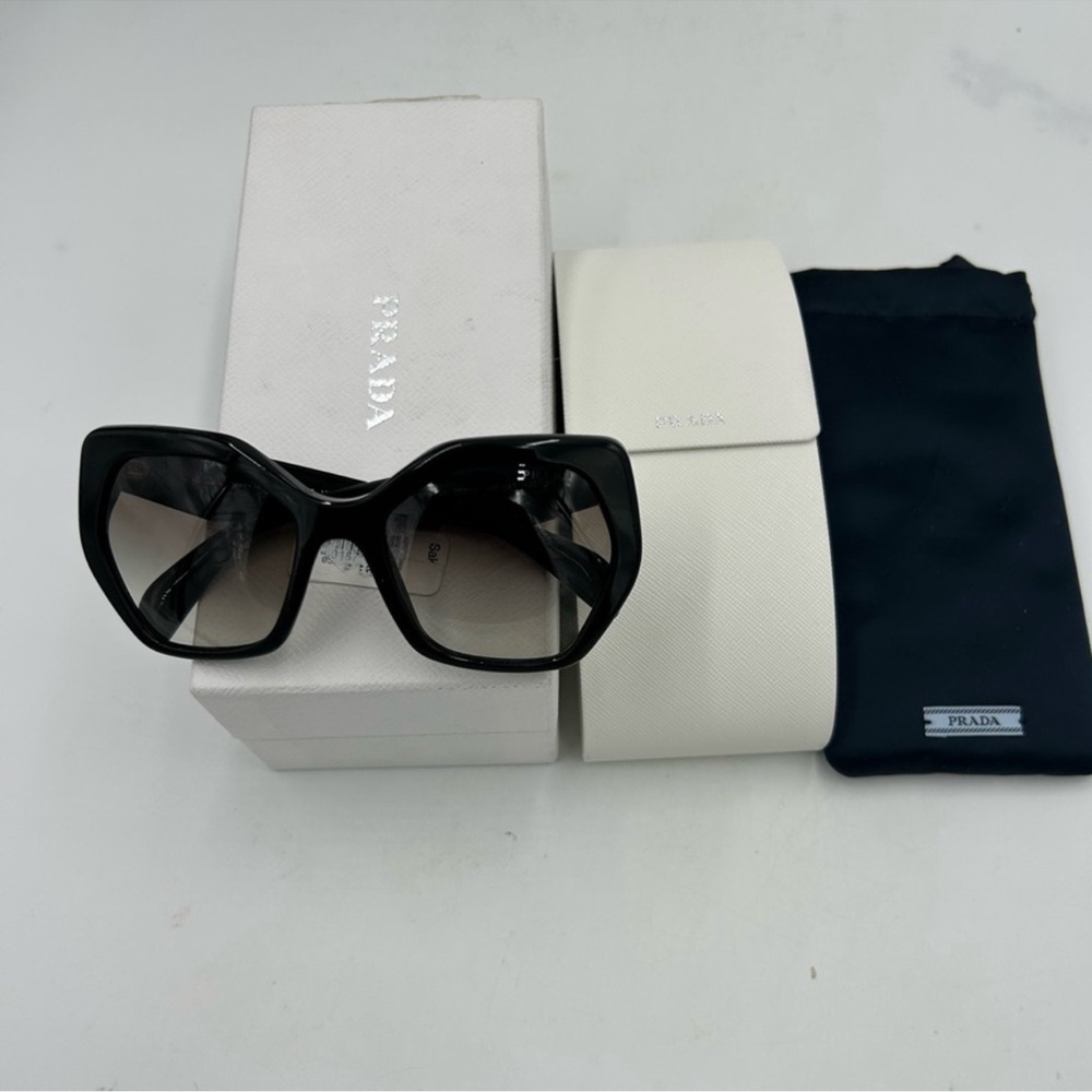 Women’s Prada oversized sunglasses SPR16R5601918B – 0871352N made in Italy NWT
